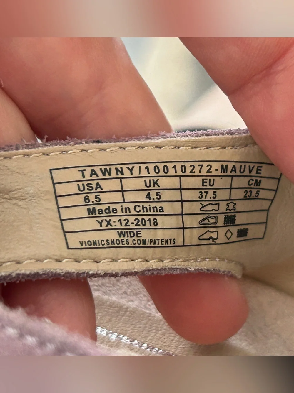 Vionic Tawny Mauve Suede Wedge Sandals Women's 6.5 Wide T-Strap Buckle Comfort